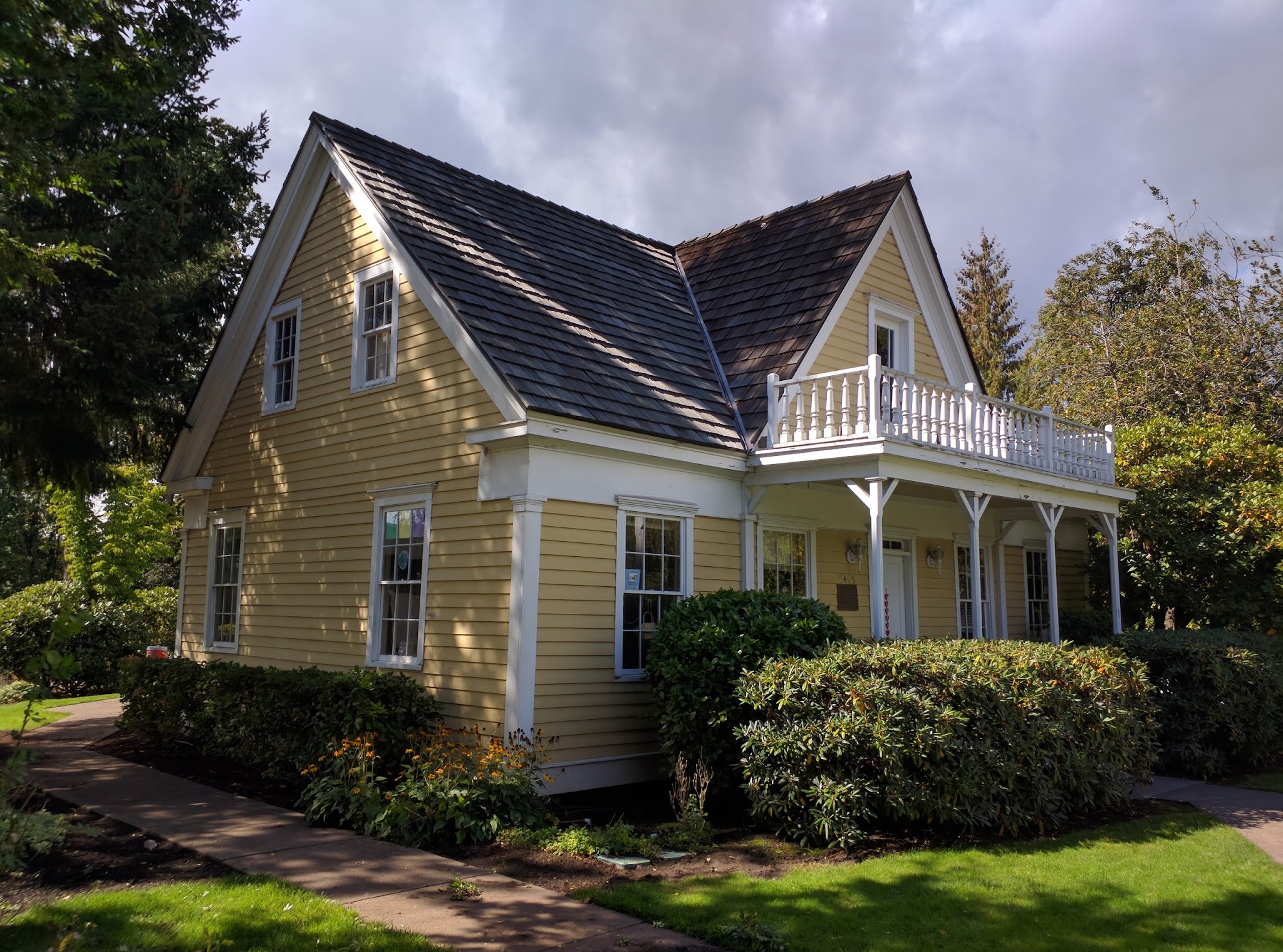 Fenced Off-Leash Dog Park